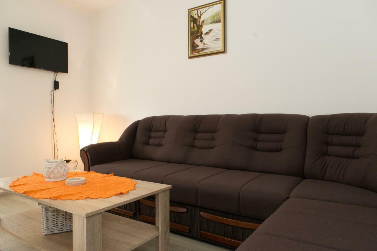 Apartman Lori Otocac Exterior photo